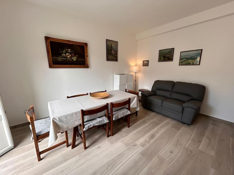 Casa Albatros Tra Lago E Monti แมนเดลโล เดล ลาริโอ ภายนอก รูปภาพ